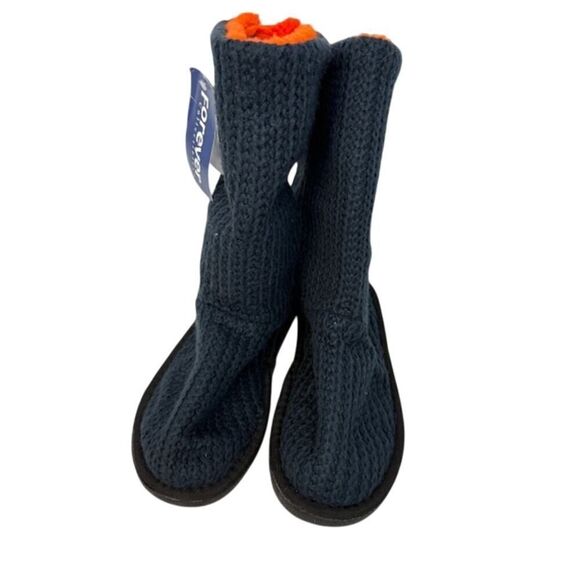 NWT NFL Chicago Bears Forever Collectibles Knit High End Button Boot Slipper S - Picture 7 of 8
